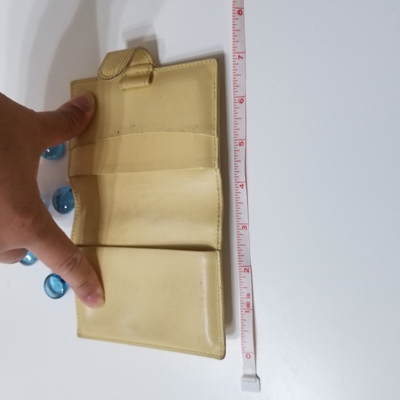 Louis Vuitton yellow card holder wallet - Picture 6 of 8